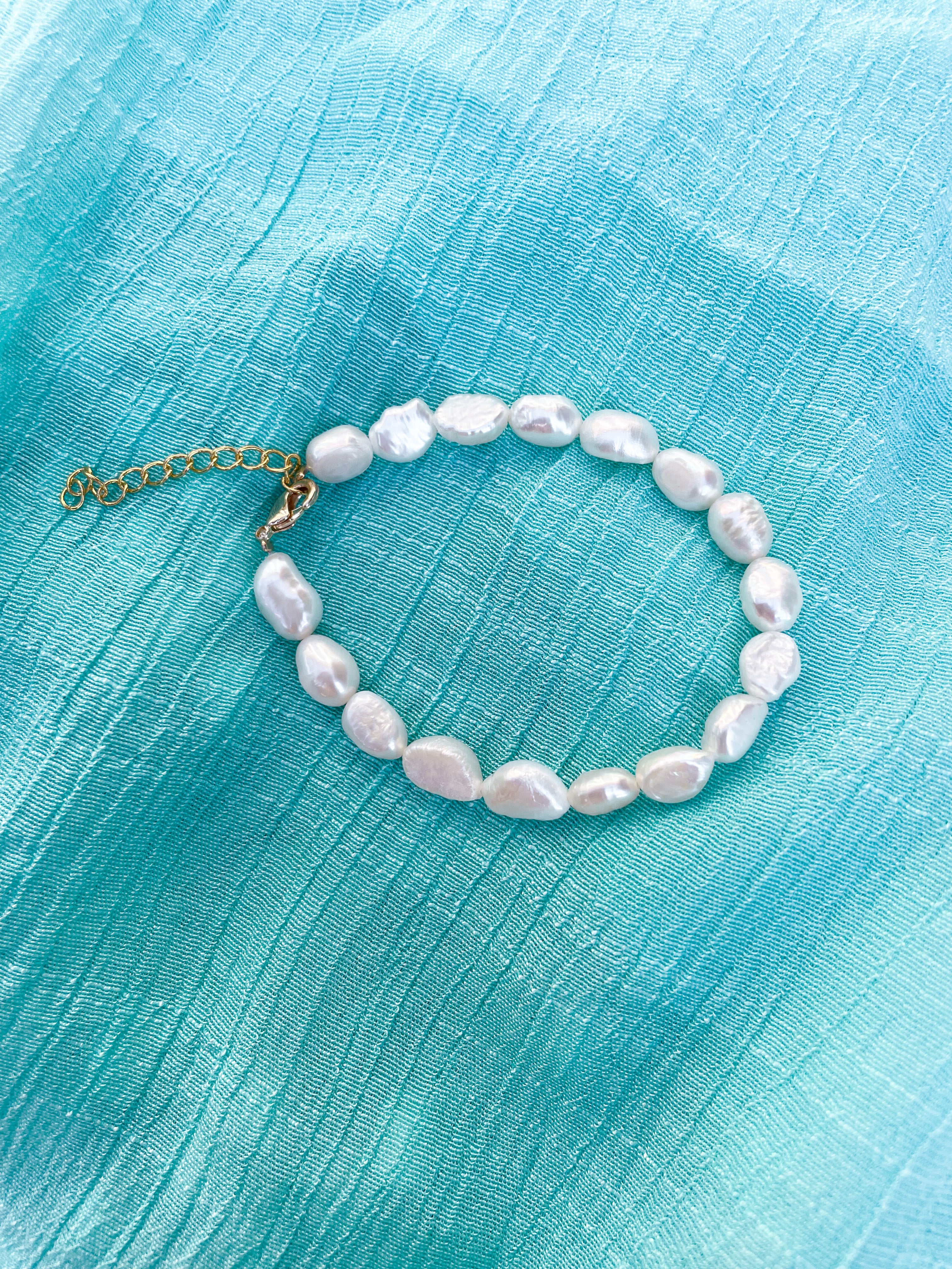 Dewdrop Pearl Bracelet