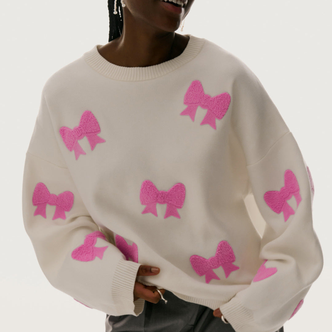 Loves Me Pullover