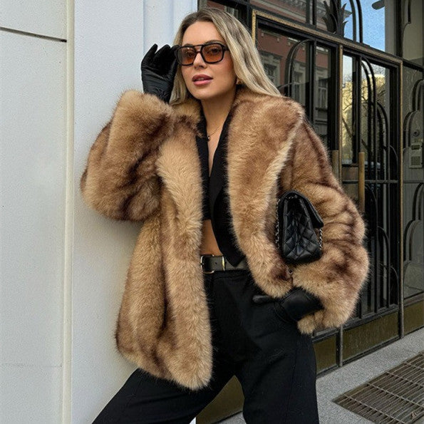 Women’s Short Faux Fur Coat – Chic, Cozy & Luxurious