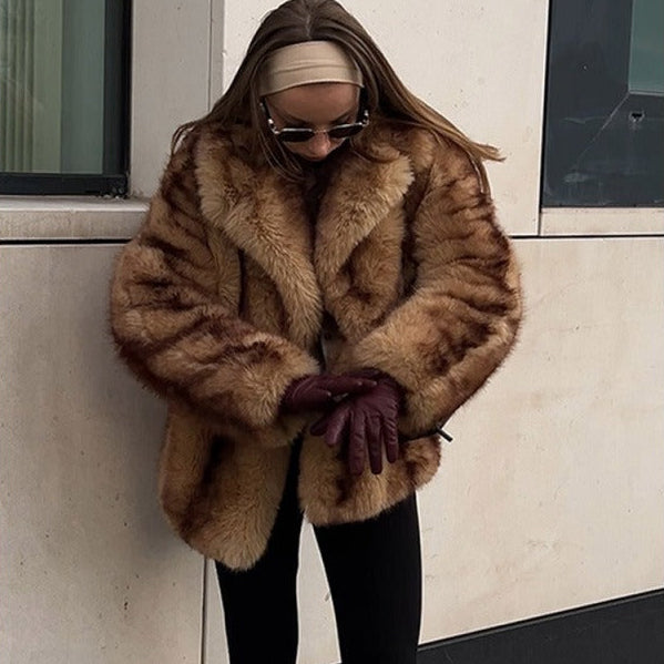 Women’s Short Faux Fur Coat – Chic, Cozy & Luxurious